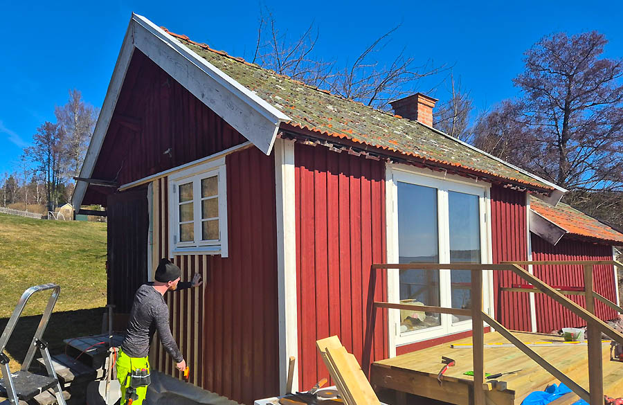 Fasadrenovering av sjöstuga
